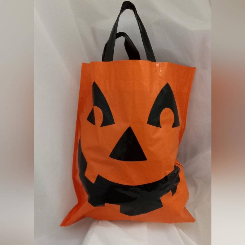 Changing Face Jack-O'-Lantern Plastic Trick-or-Treat Bag-Size 14" x 15.5"